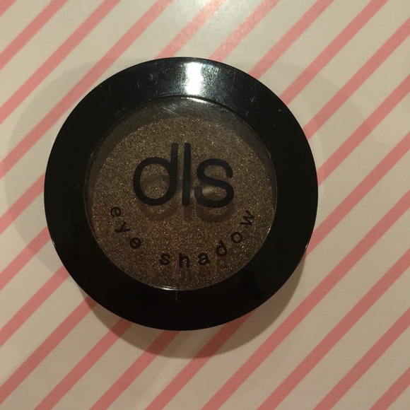 Dirty Little Secret Eyeshadow💋 - Picture 2 of 3